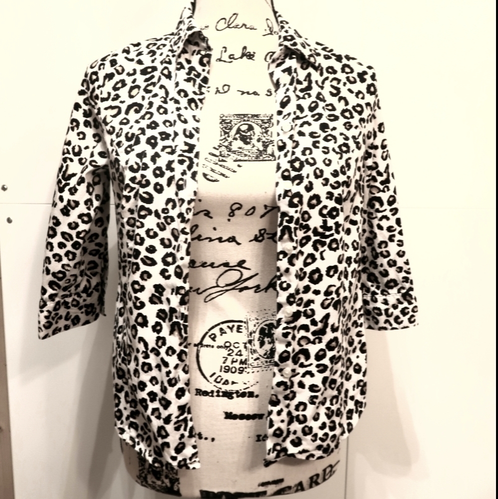 Leopard Button down Blouse - Picture 3 of 8